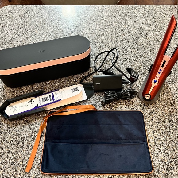Dyson Corrale Hair Straightener - Picture 1 of 7